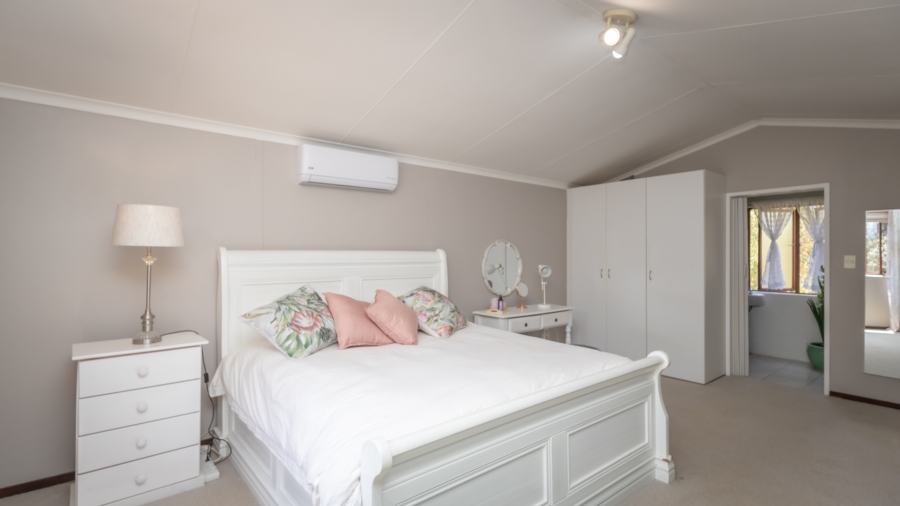 3 Bedroom Property for Sale in The Coves North West